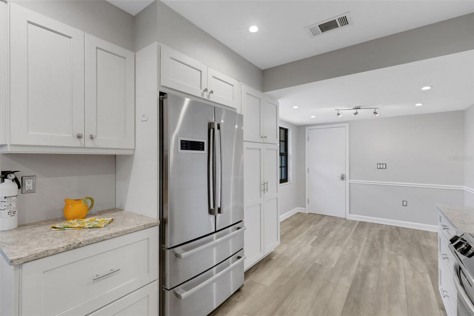 Image 8 of 68 For 4418 La Jolla Drive