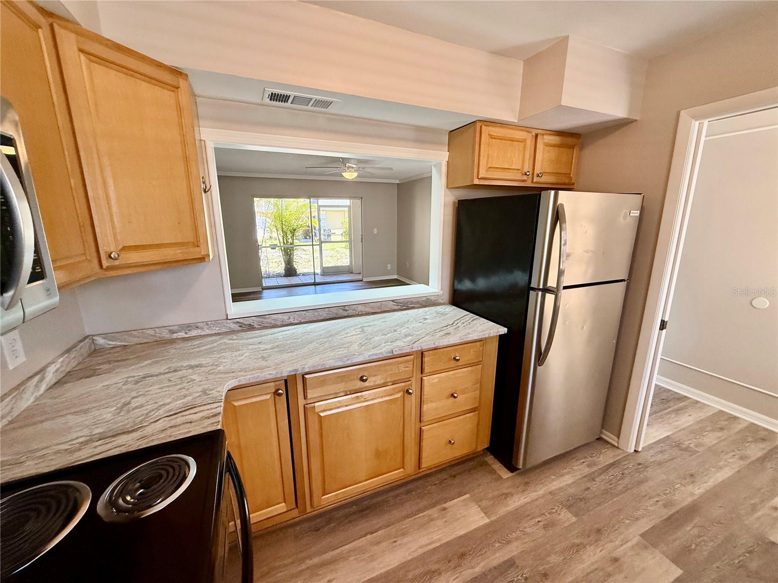 Image 14 of 28 For 2403 Aspinwall Street