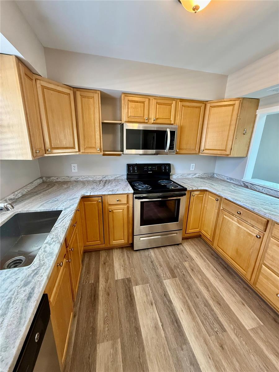 Image 15 of 28 For 2403 Aspinwall Street