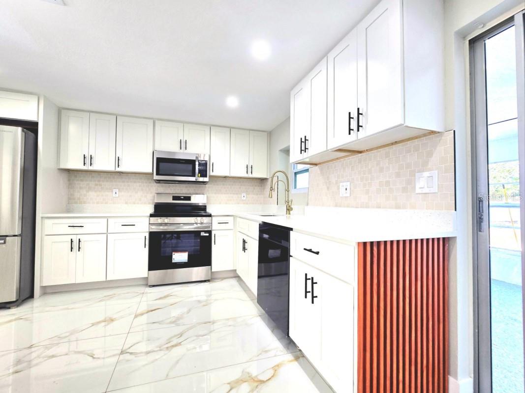 Image 6 of 15 For 7715 Cherrytree Lane