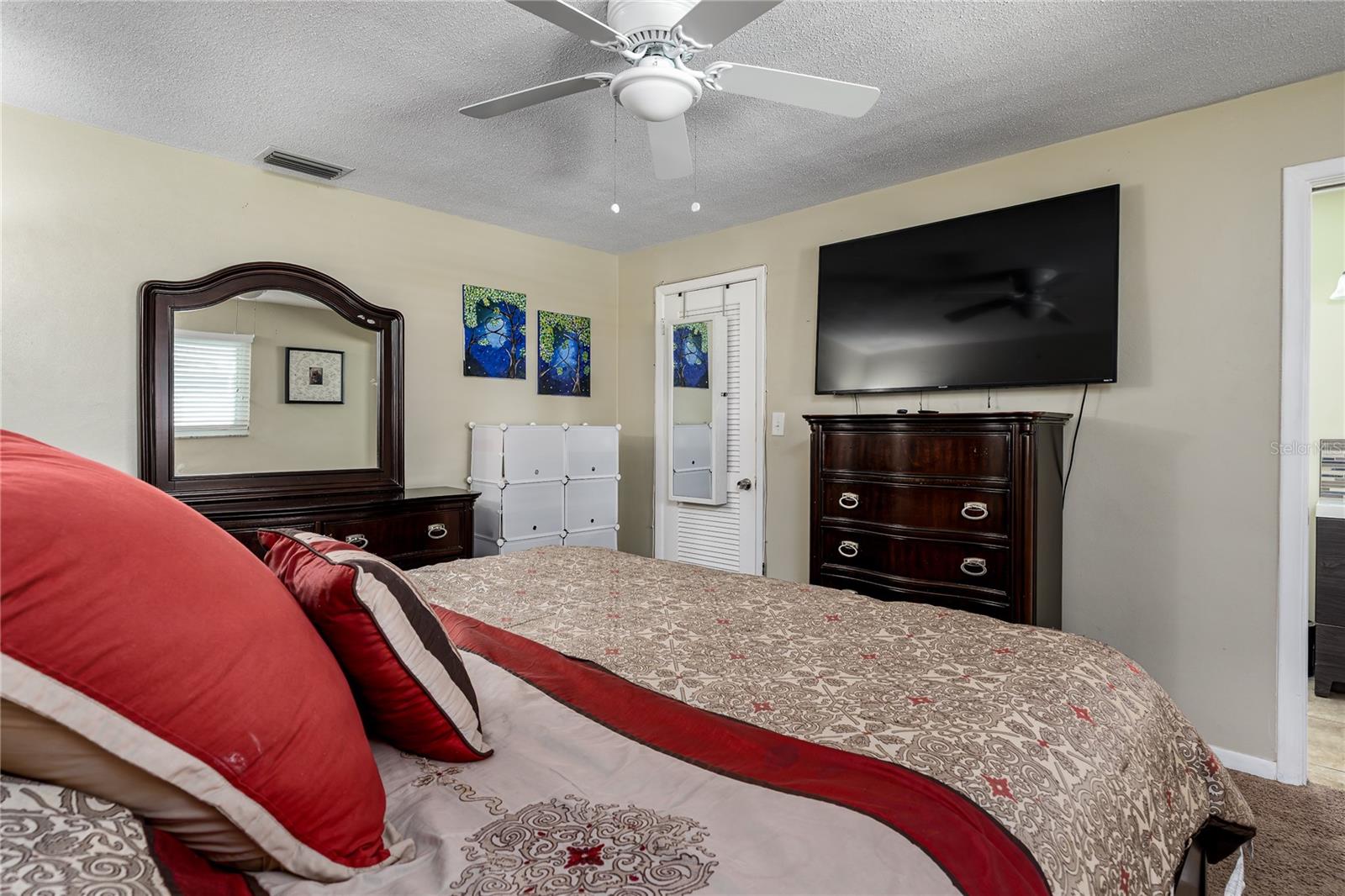 Image 11 of 33 For 6232 33rd Avenue N