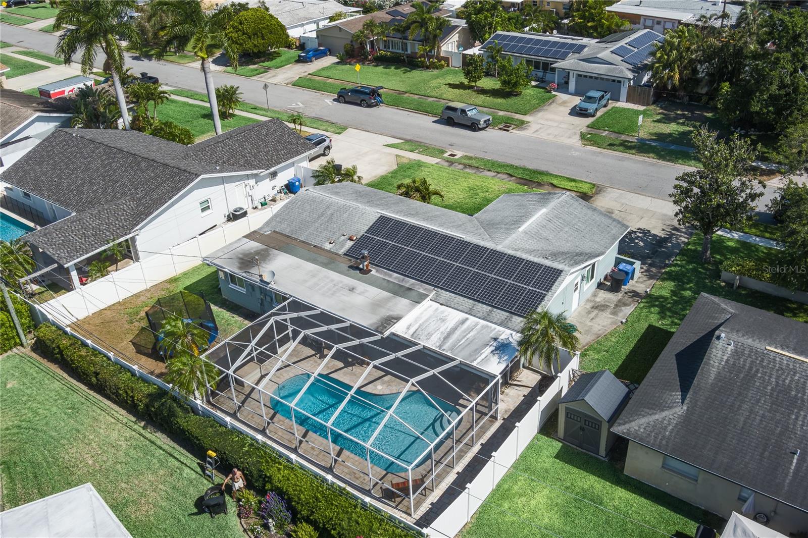 Image 21 of 33 For 6232 33rd Avenue N