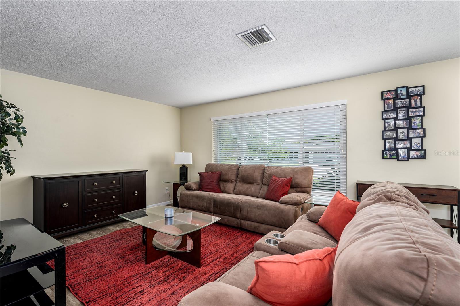 Image 4 of 33 For 6232 33rd Avenue N