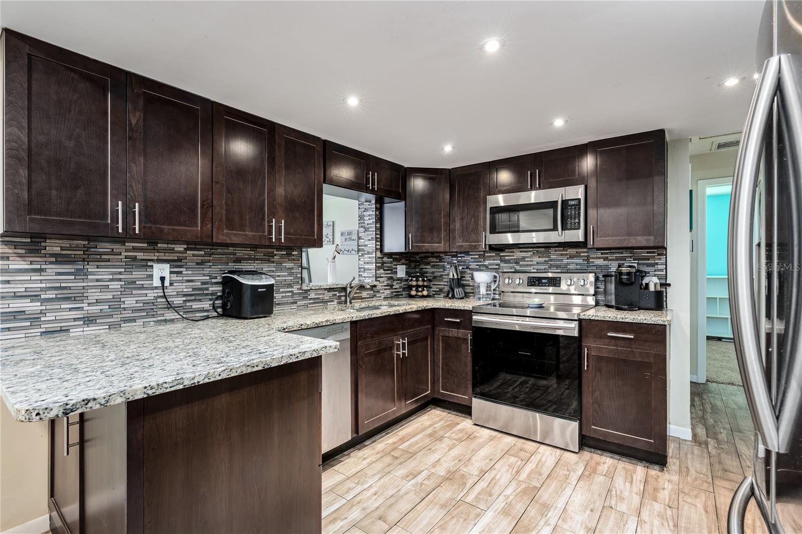 Image 6 of 33 For 6232 33rd Avenue N