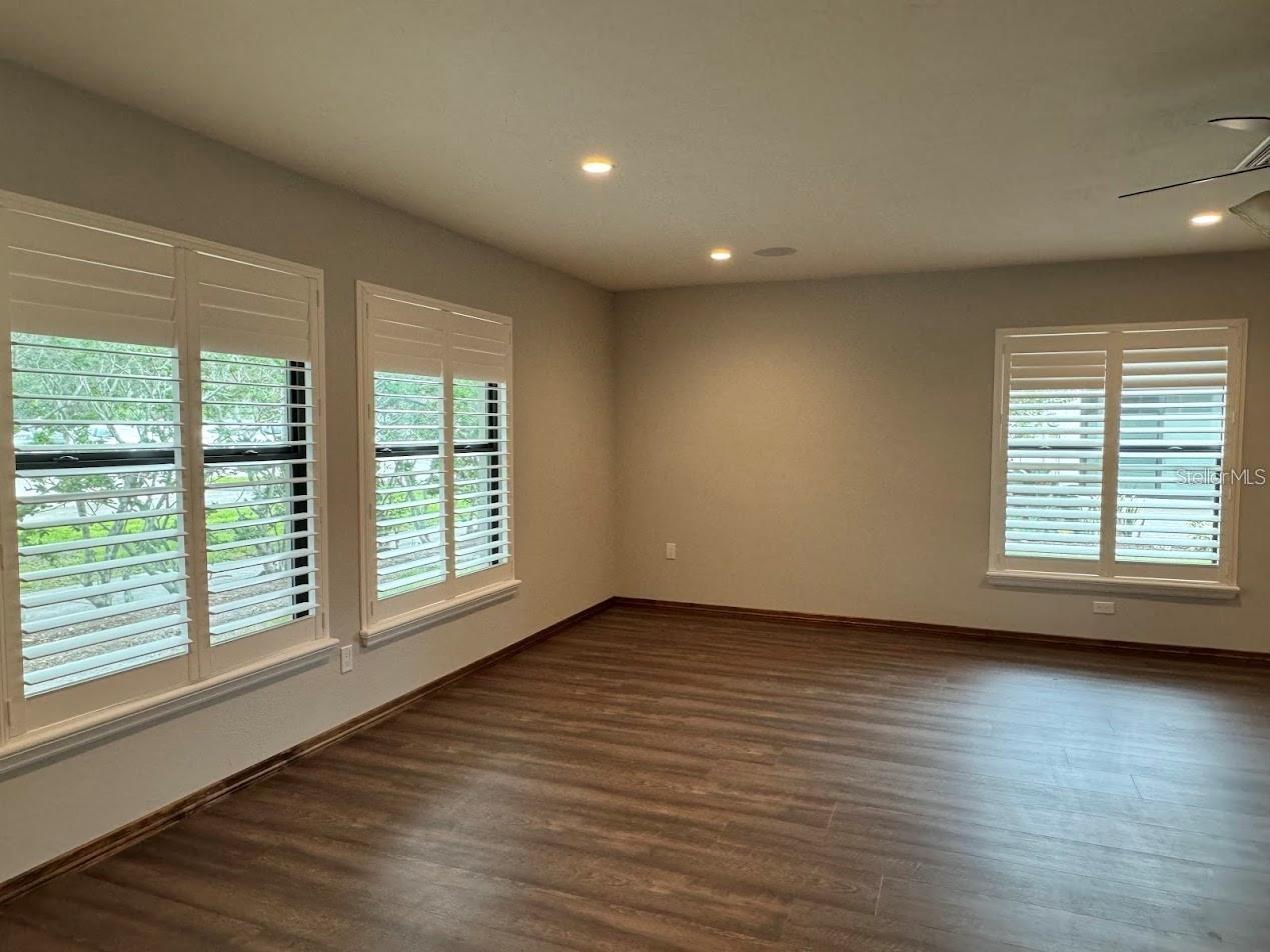 Image 22 of 57 For 5033 Vivienda Way 19