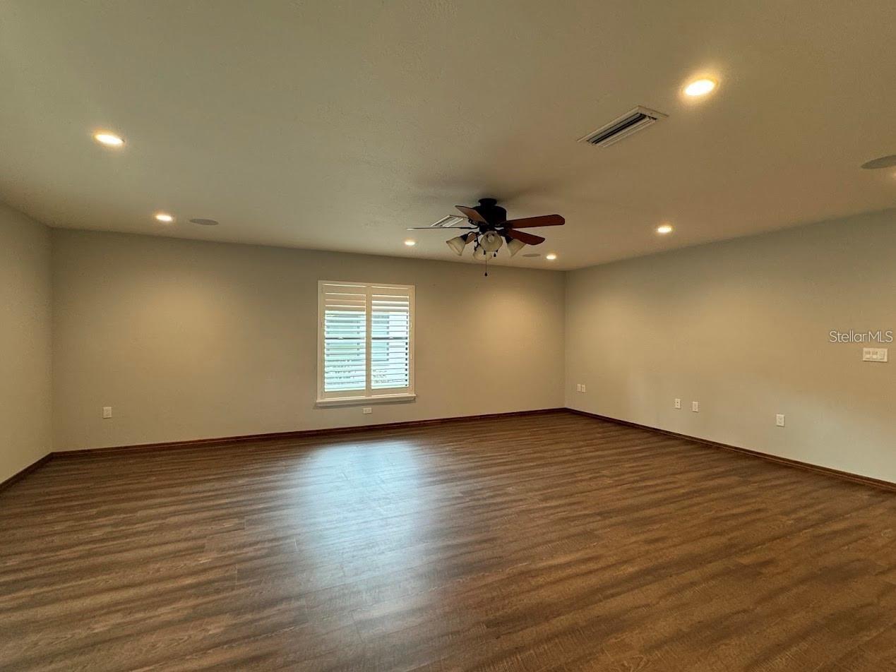 Image 24 of 57 For 5033 Vivienda Way 19