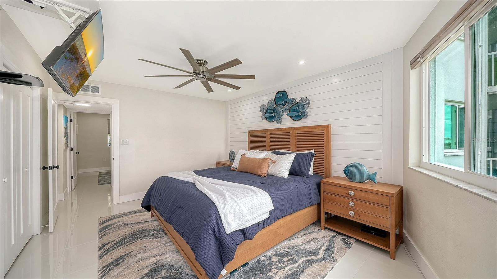 Image 13 of 46 For 771 John Ringling Boulevard 5