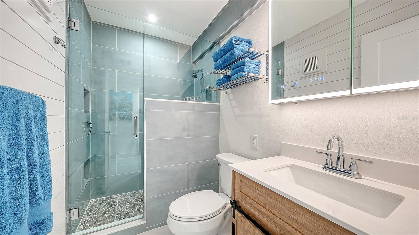 Image 32 of 46 For 771 John Ringling Boulevard 5