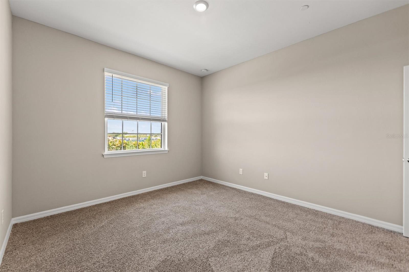 Image 22 of 42 For 23343 Collina Way 204