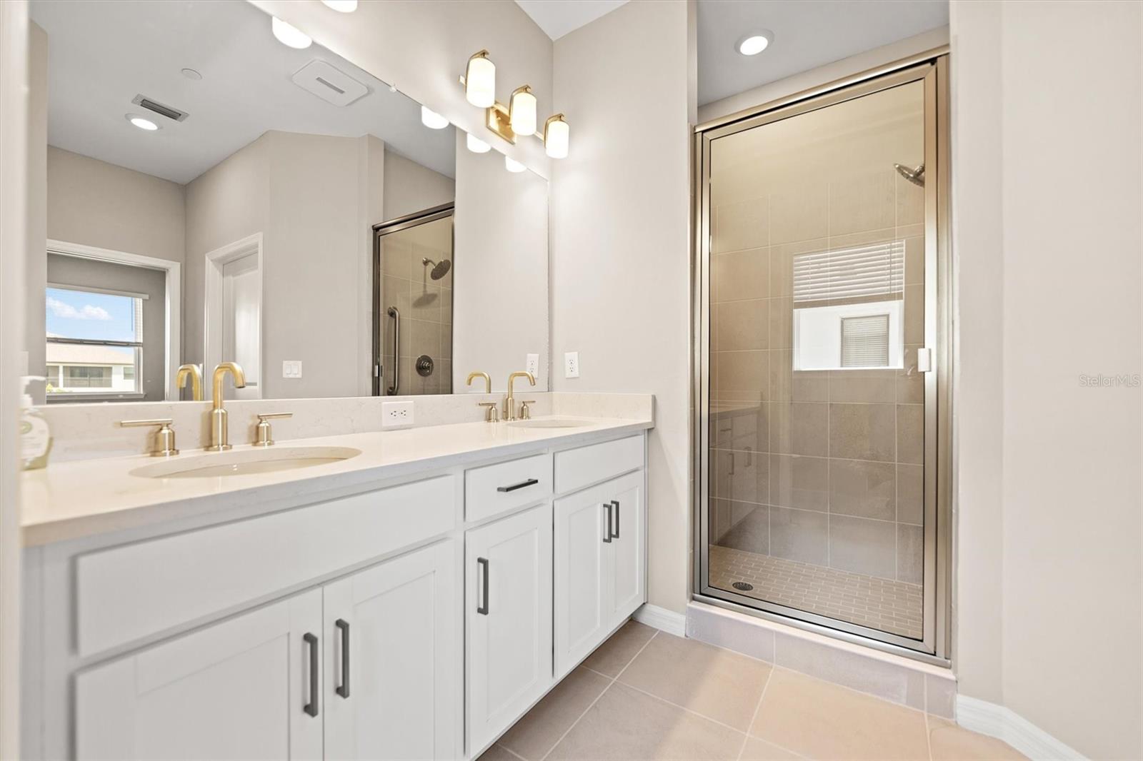 Image 28 of 42 For 23343 Collina Way 204