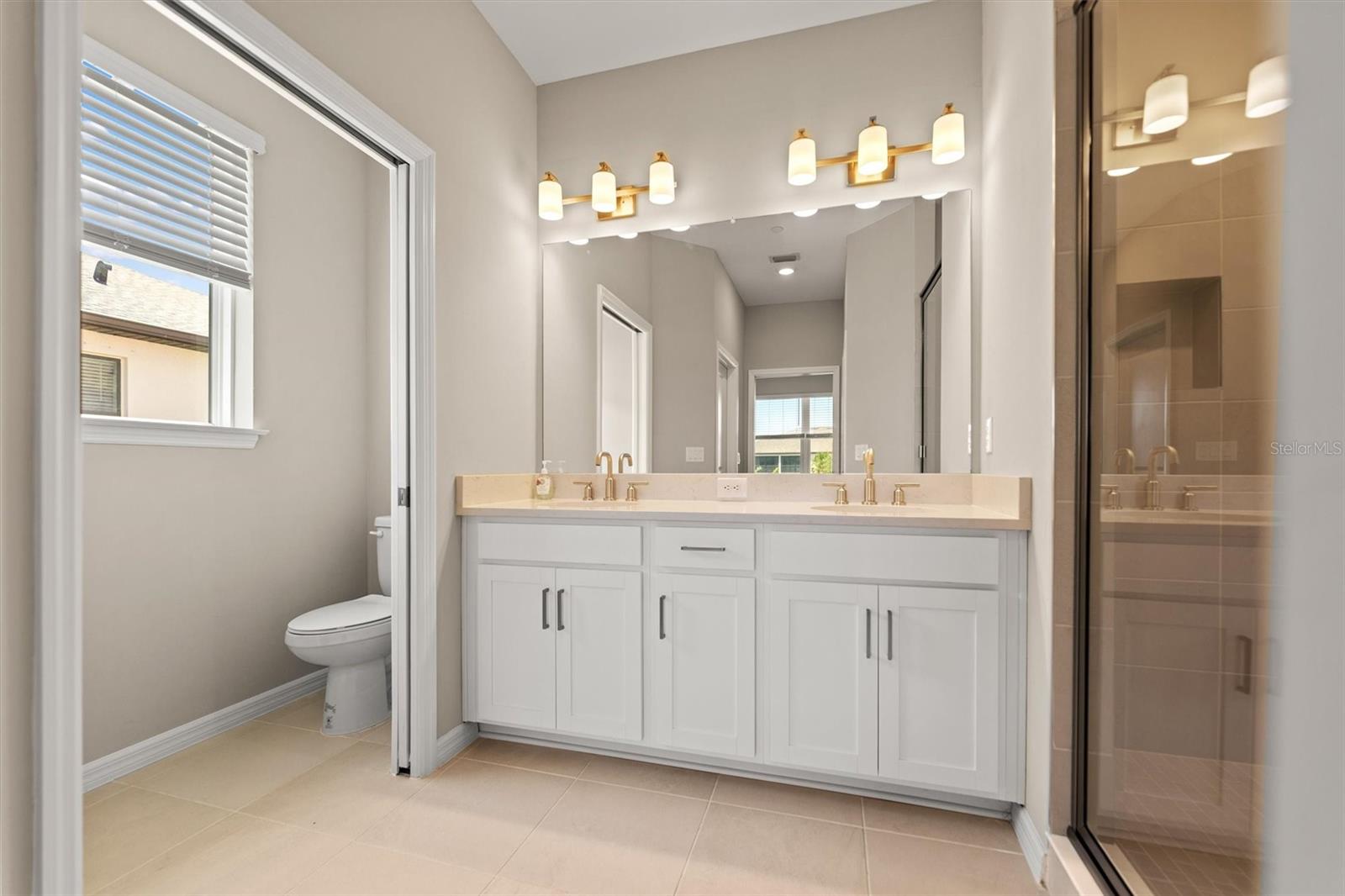 Image 29 of 42 For 23343 Collina Way 204