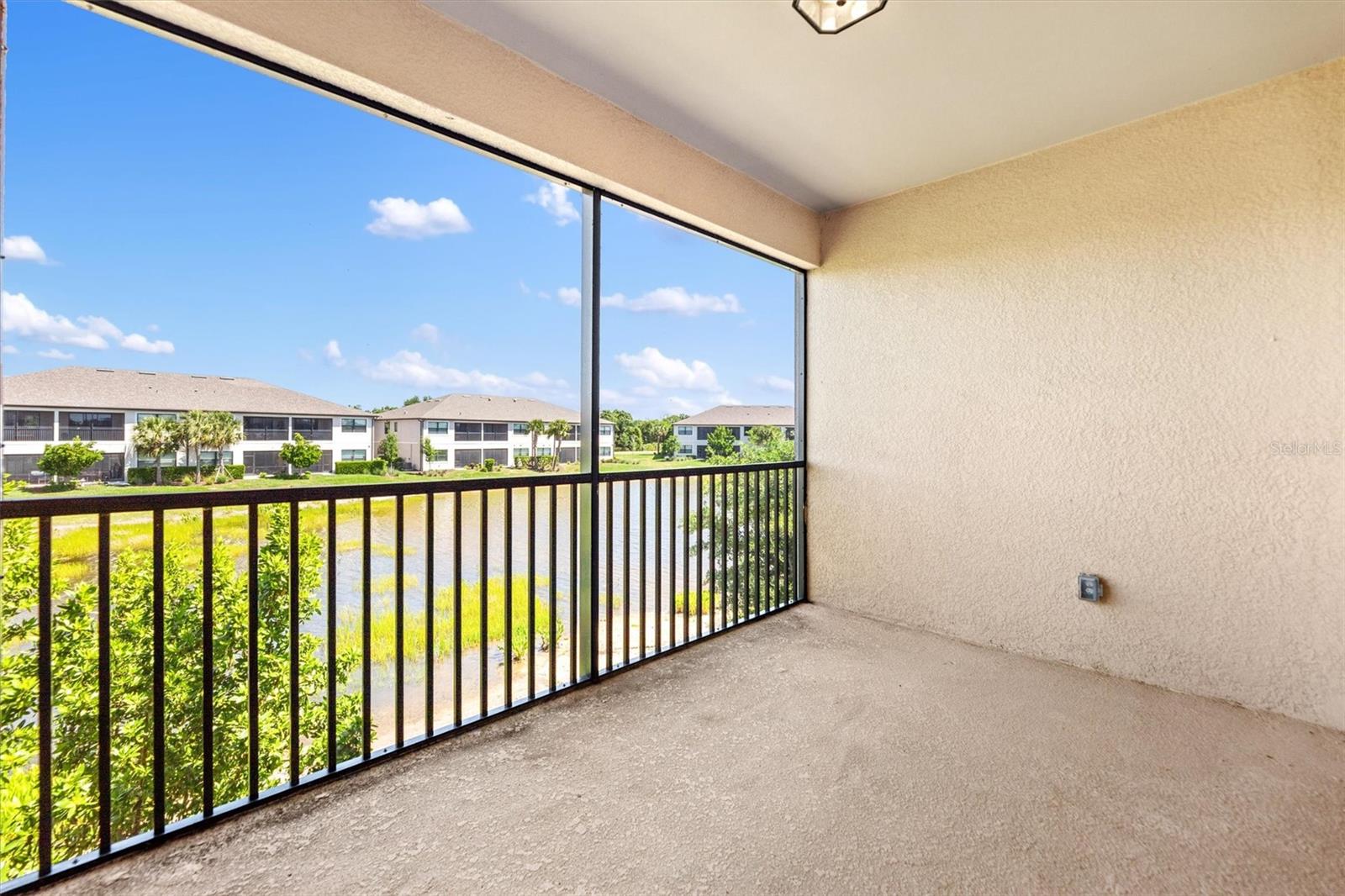 Image 32 of 42 For 23343 Collina Way 204