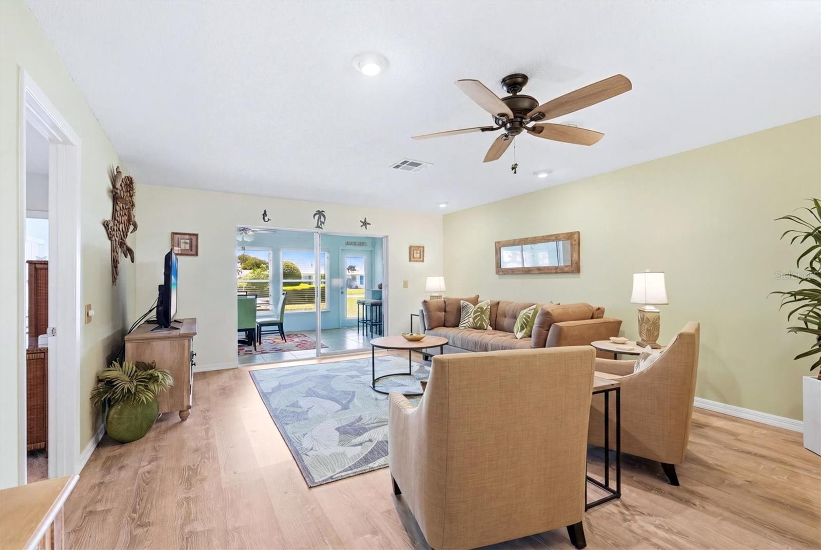 Image 6 of 36 For 7003 10th Avenue W