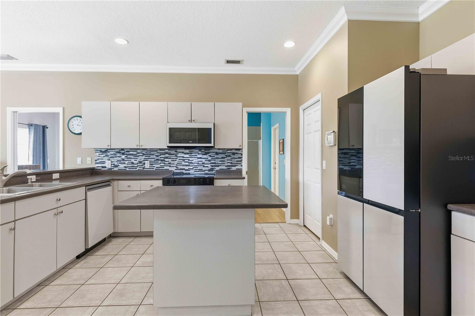 Image 17 of 47 For 3104 43rd Street W