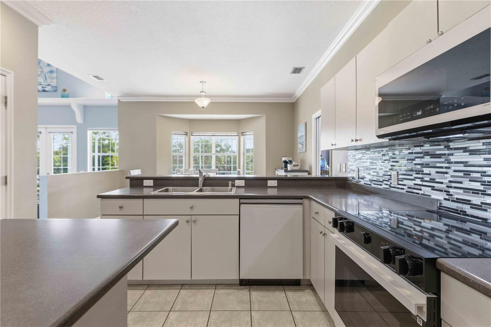 Image 19 of 47 For 3104 43rd Street W