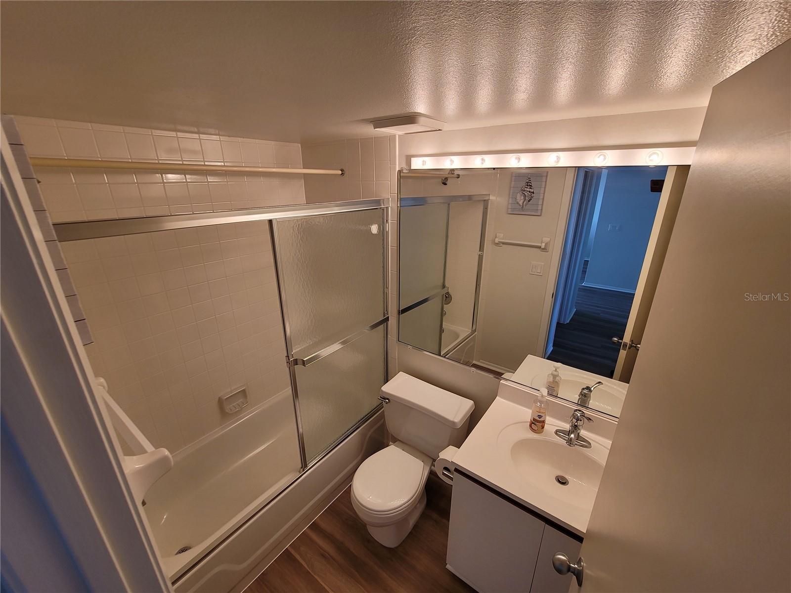 Image 21 of 37 For 4460 Fairways Boulevard 606