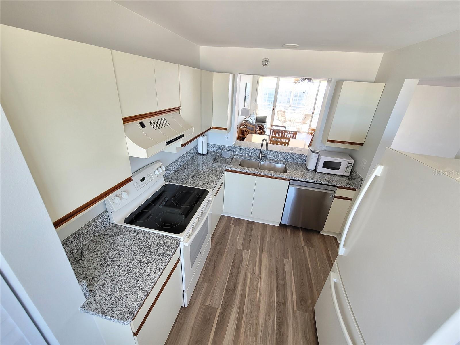 Image 9 of 37 For 4460 Fairways Boulevard 606