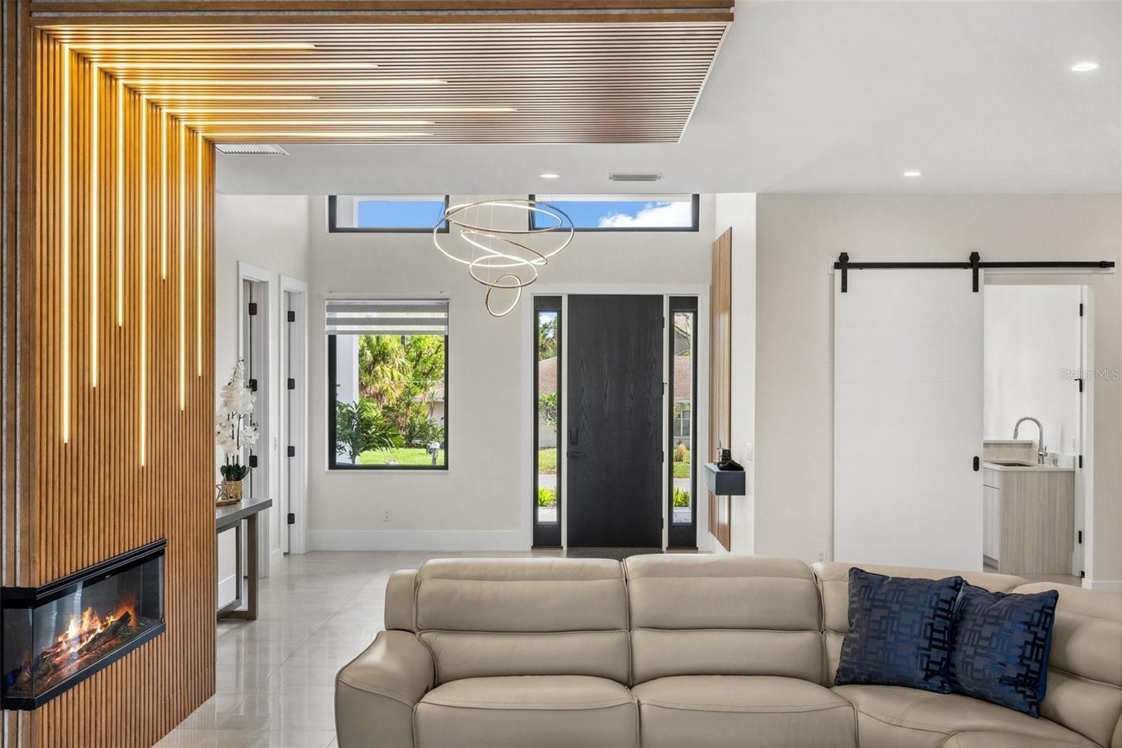 Image 11 of 69 For 507 Acacia Lane