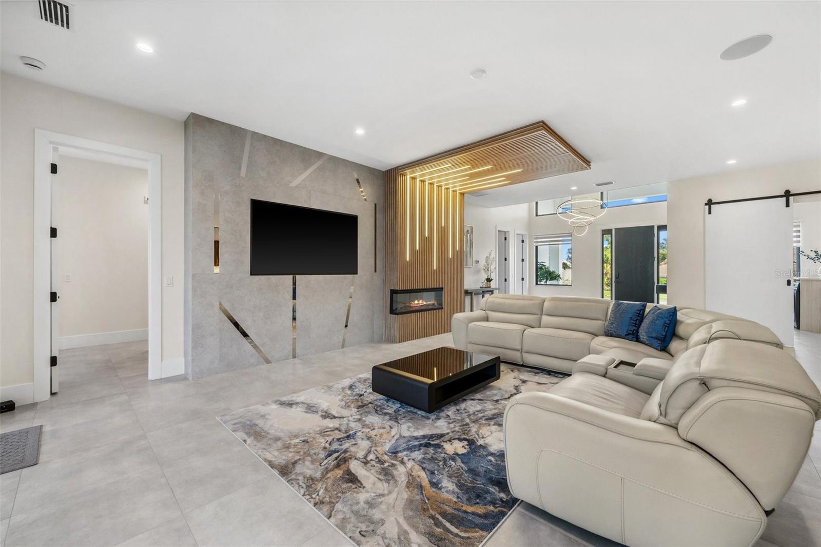 Image 15 of 69 For 507 Acacia Lane