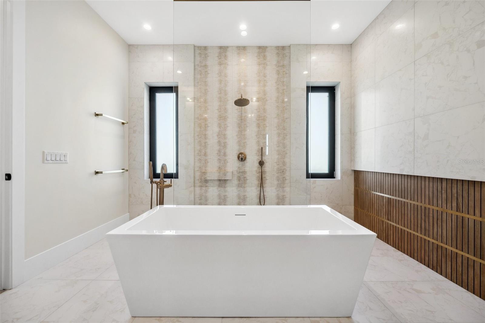 Image 42 of 69 For 507 Acacia Lane