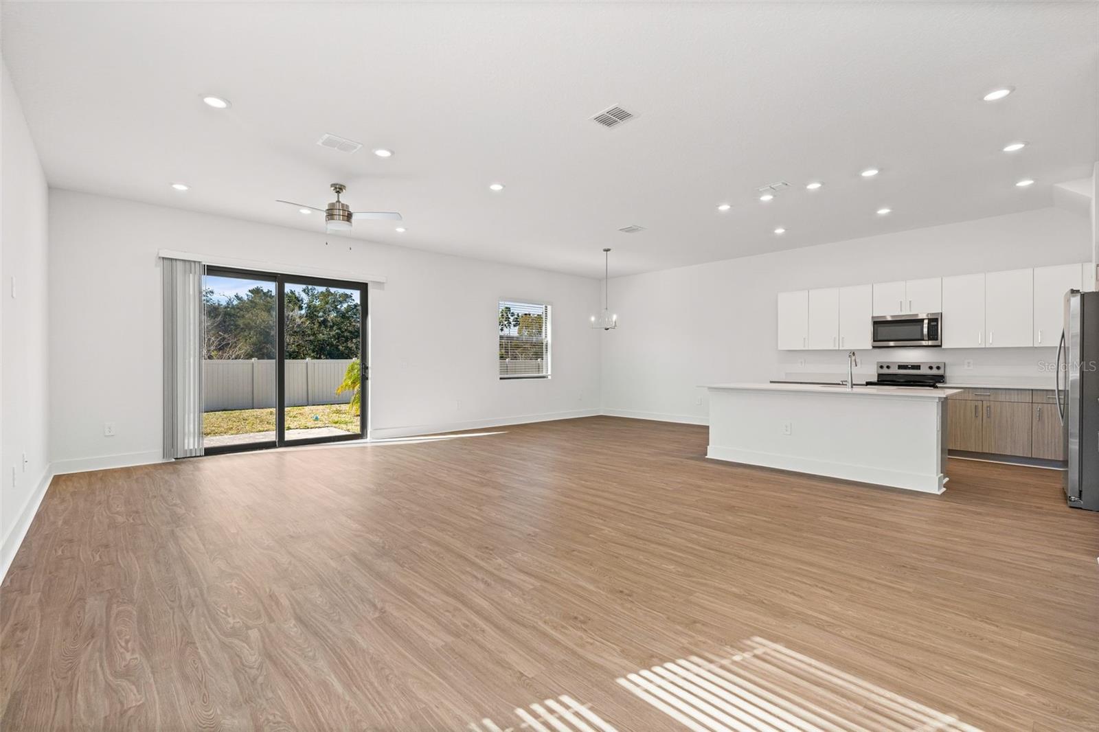 Image 10 of 43 For 8044 Gulfstream Court 14306