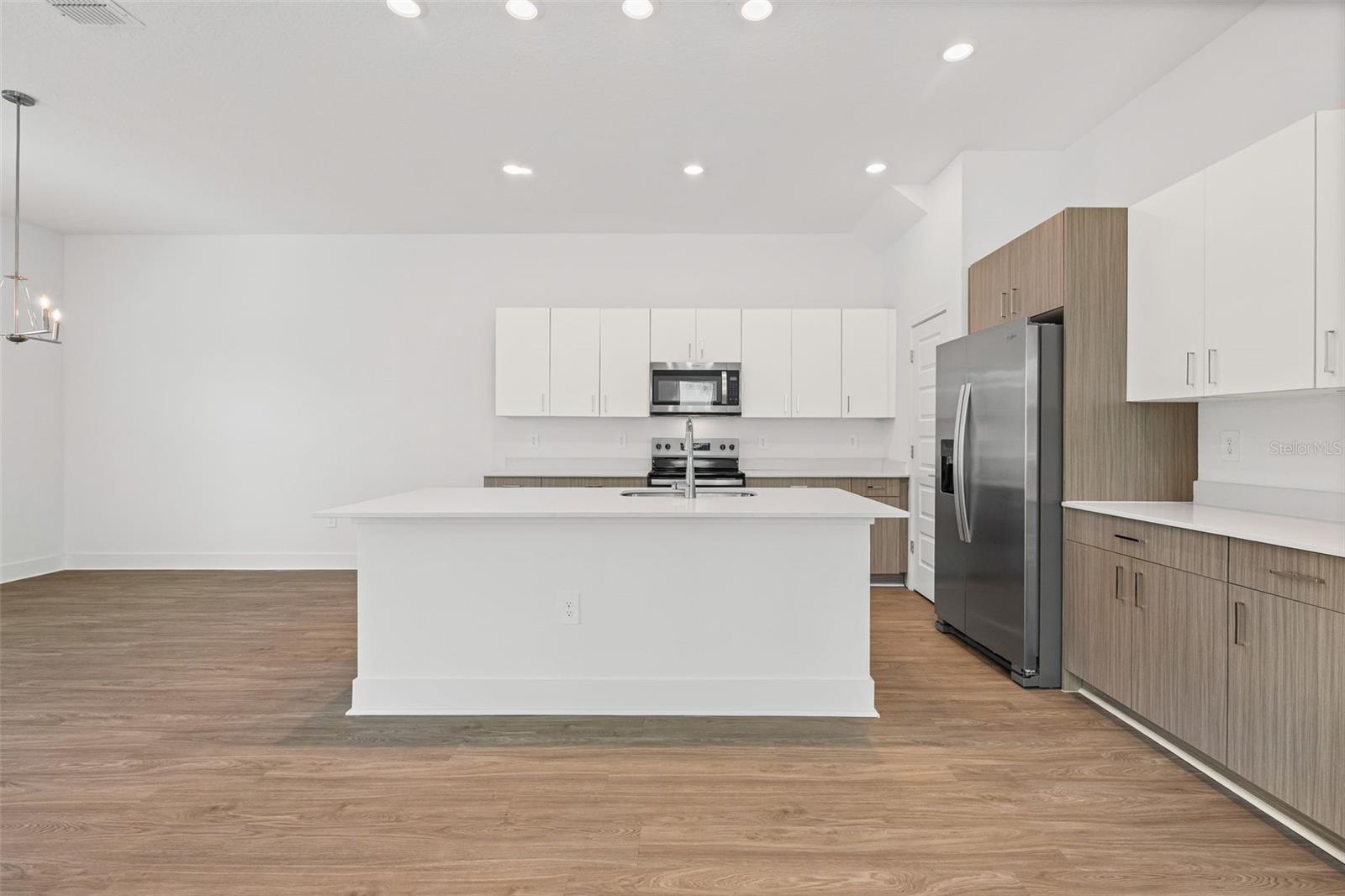 Image 11 of 43 For 8044 Gulfstream Court 14306