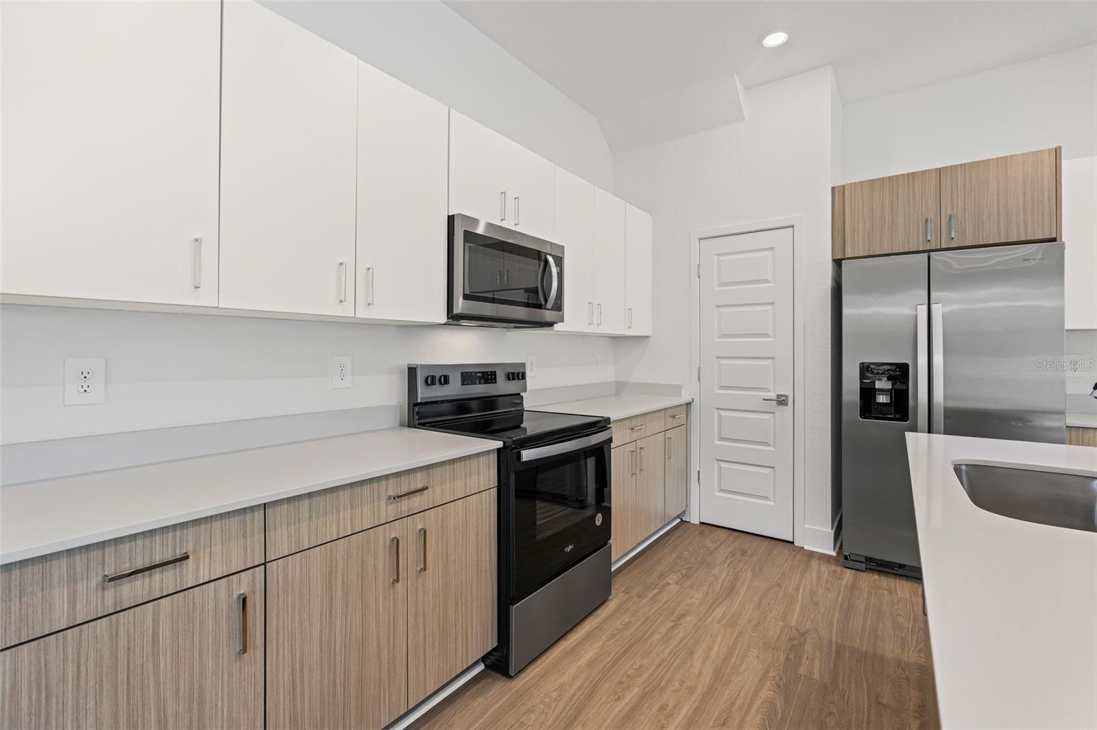 Image 12 of 43 For 8044 Gulfstream Court 14306