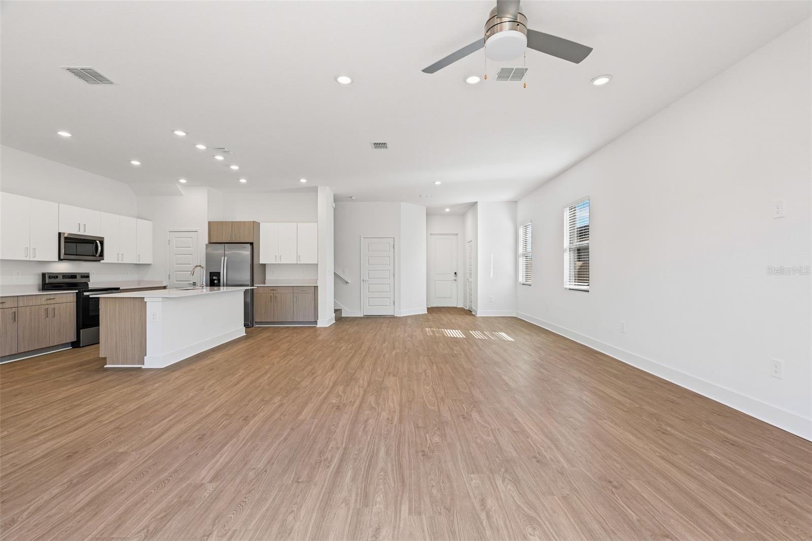 Image 16 of 43 For 8044 Gulfstream Court 14306