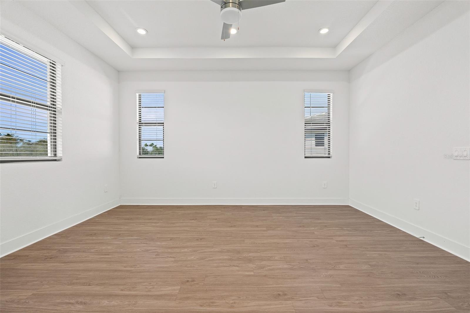 Image 20 of 43 For 8044 Gulfstream Court 14306