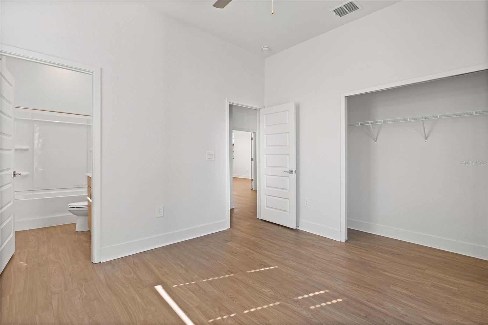 Image 27 of 43 For 8044 Gulfstream Court 14306