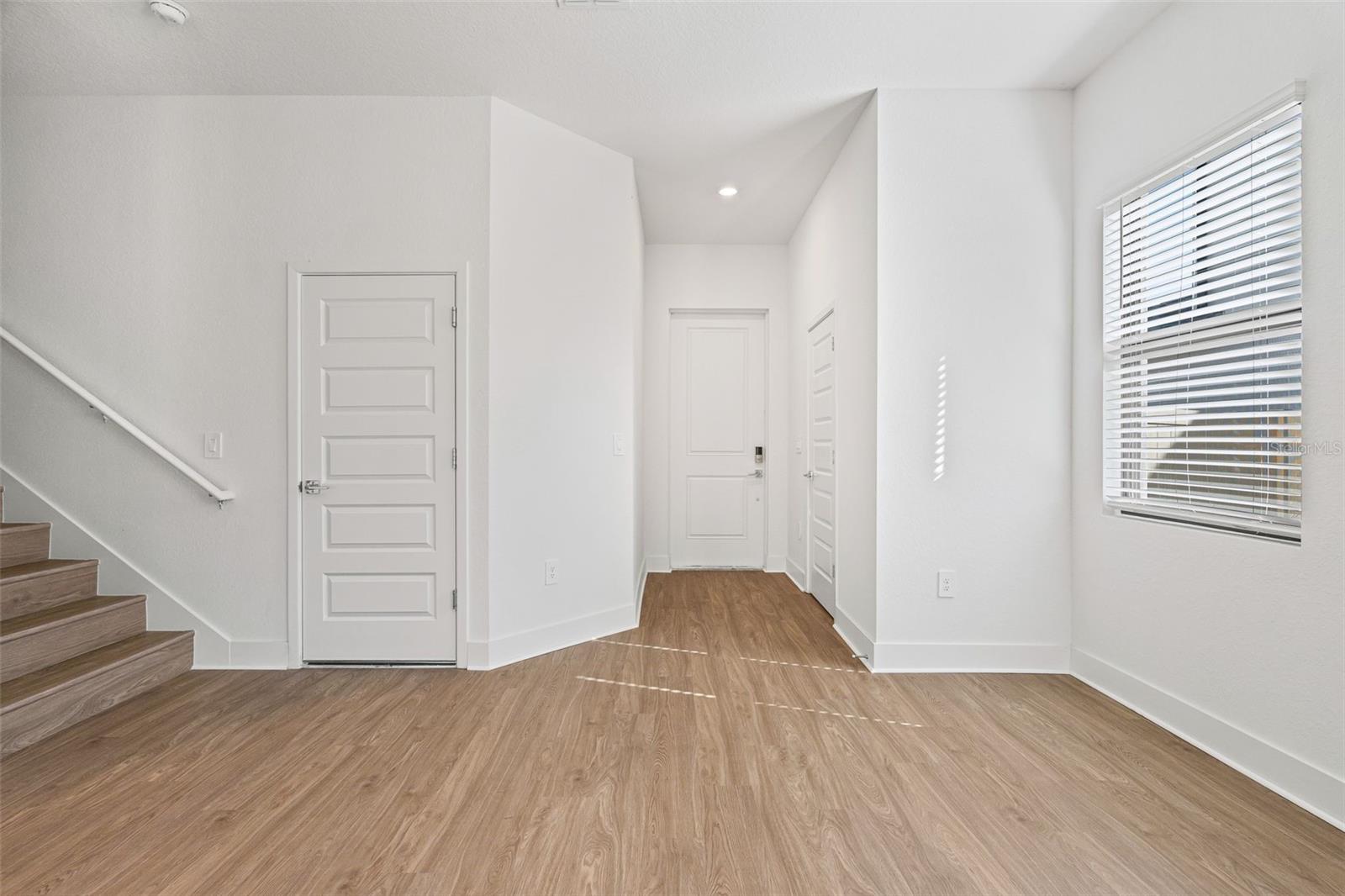 Image 6 of 43 For 8044 Gulfstream Court 14306