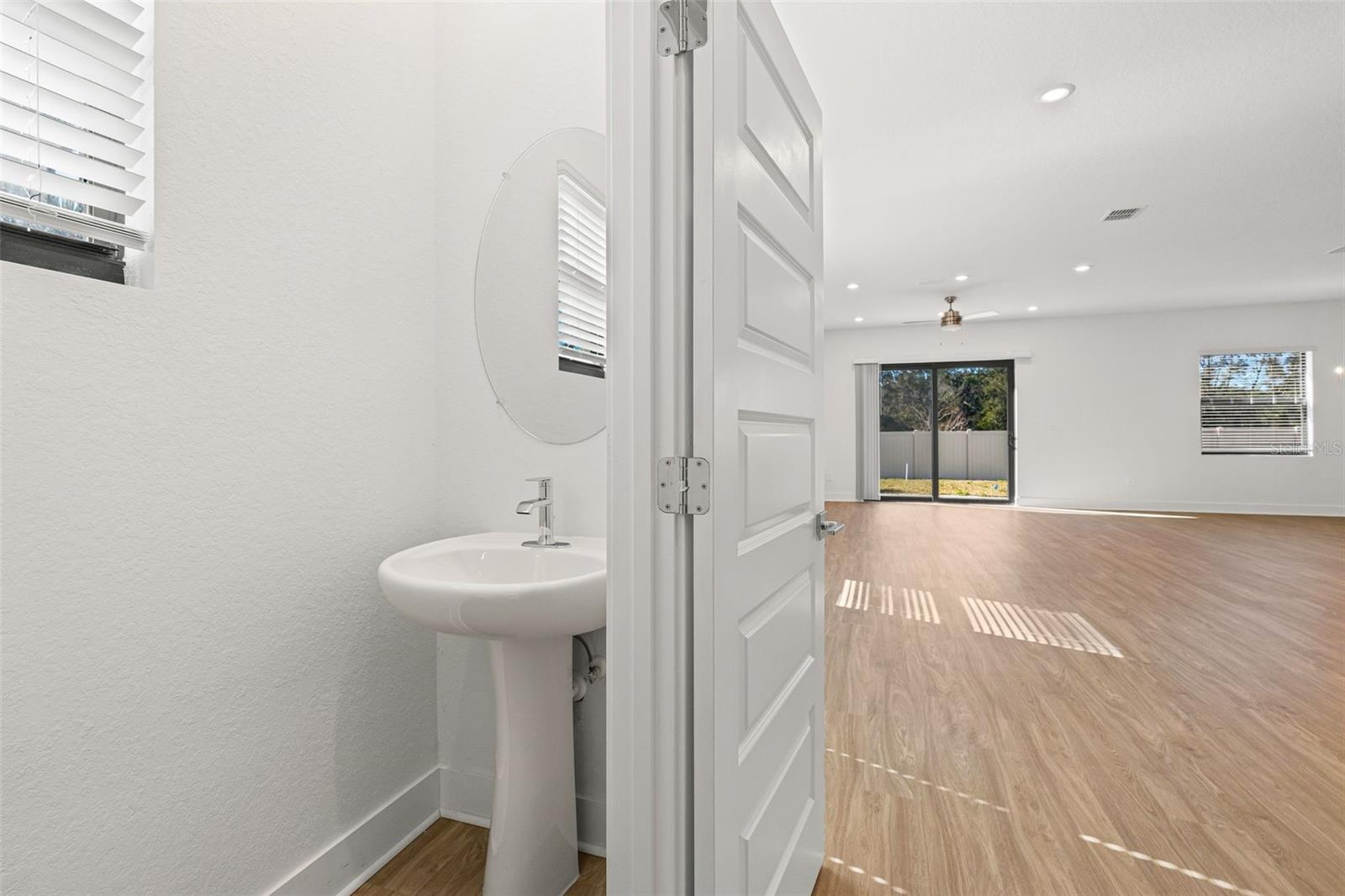 Image 7 of 43 For 8044 Gulfstream Court 14306