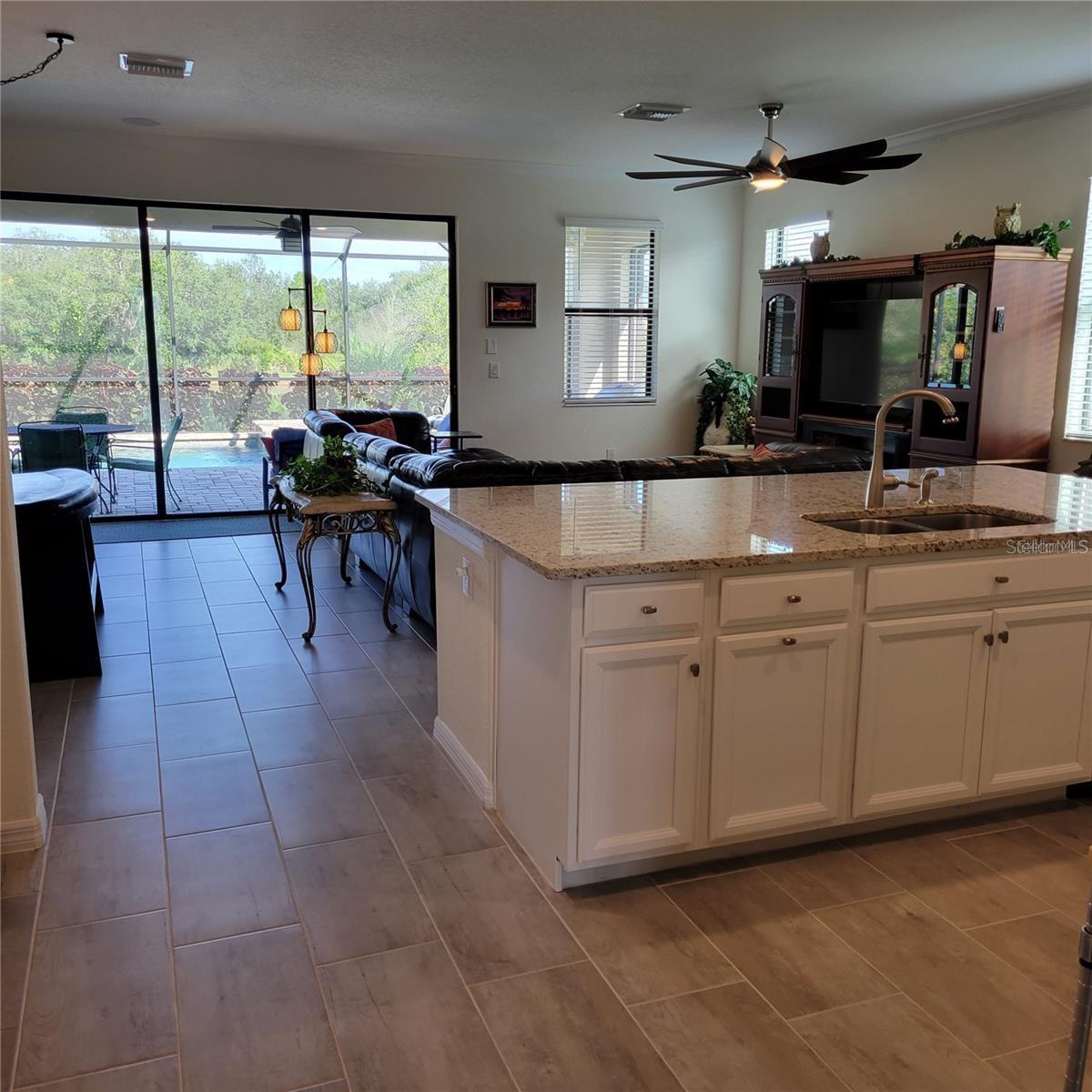 Image 4 of 44 For 17335 Blue Ridge Place