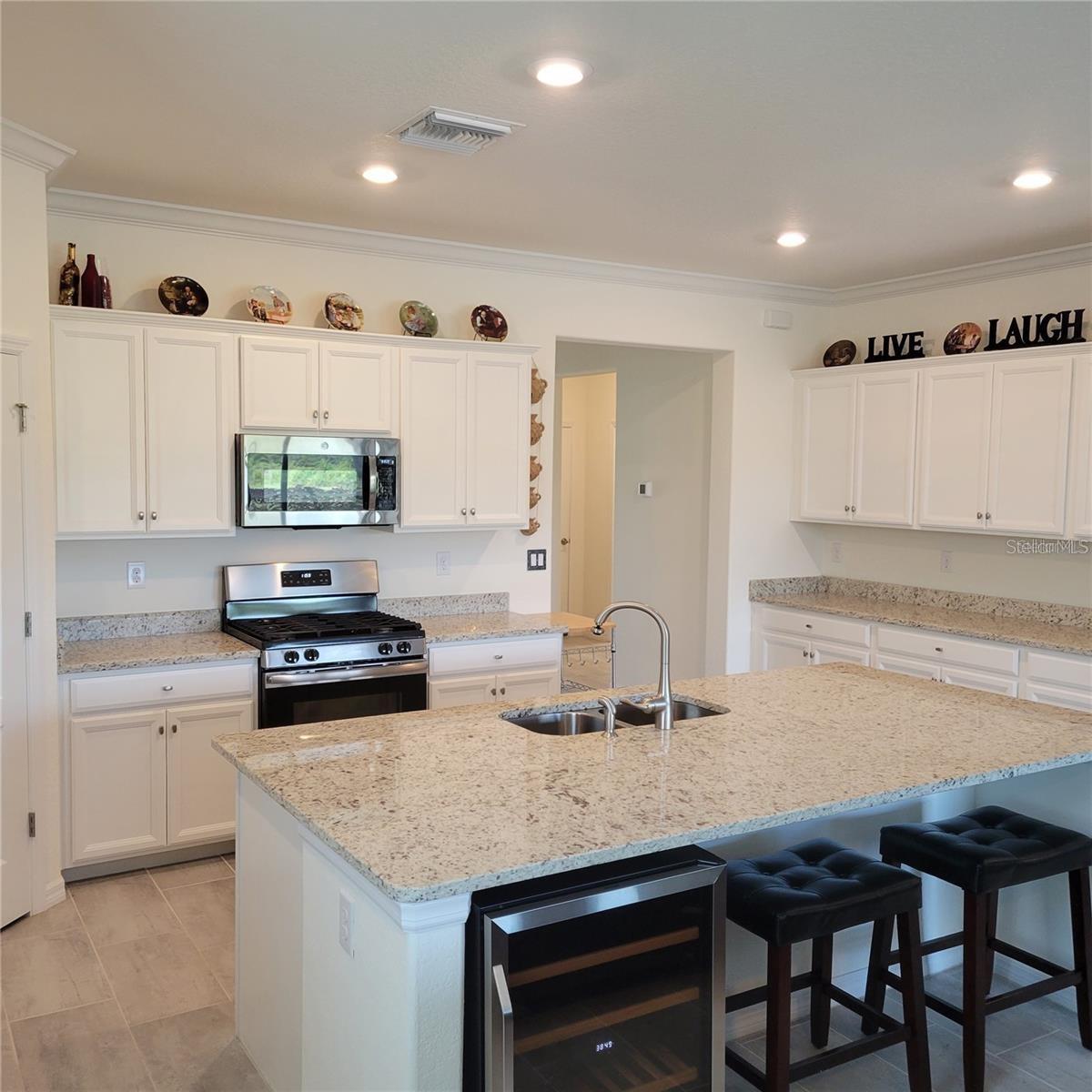 Image 5 of 44 For 17335 Blue Ridge Place