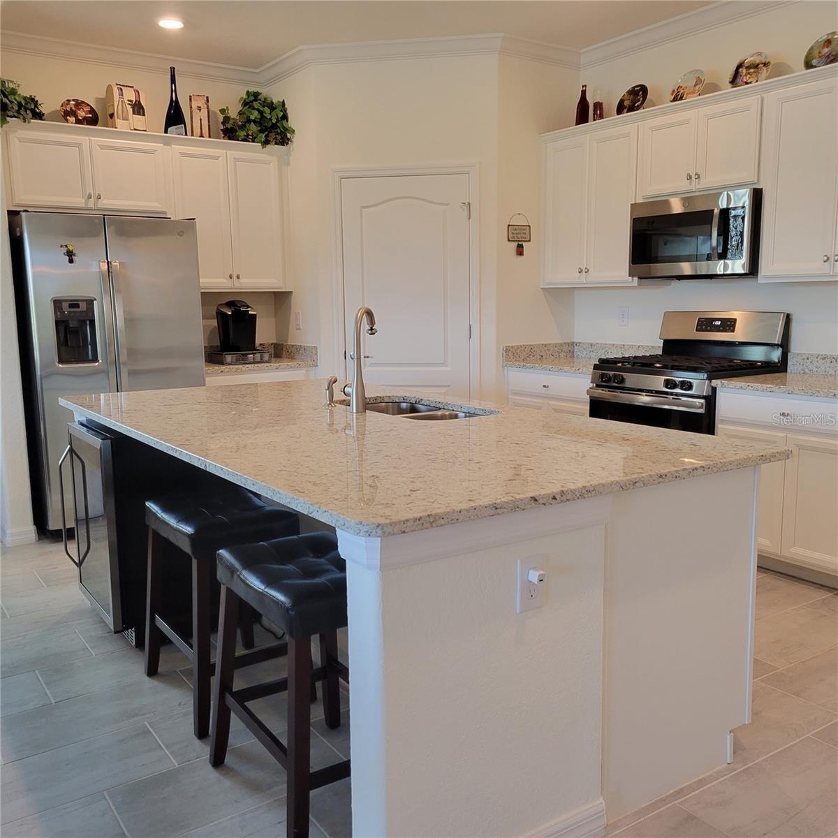 Image 6 of 44 For 17335 Blue Ridge Place