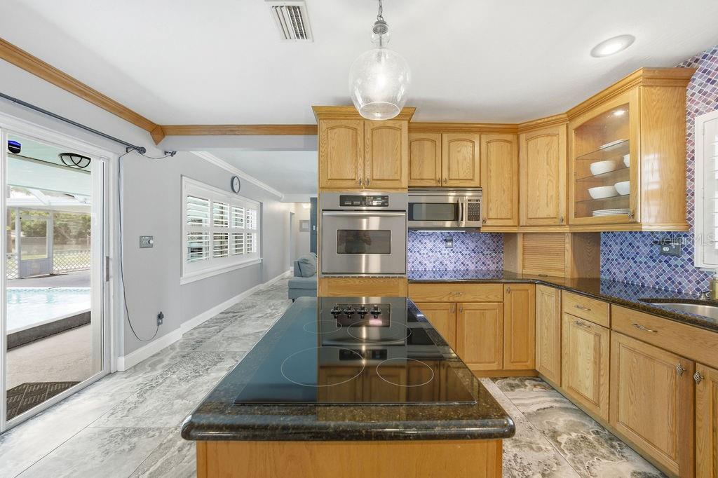Image 11 of 52 For 6901 17th Lane N