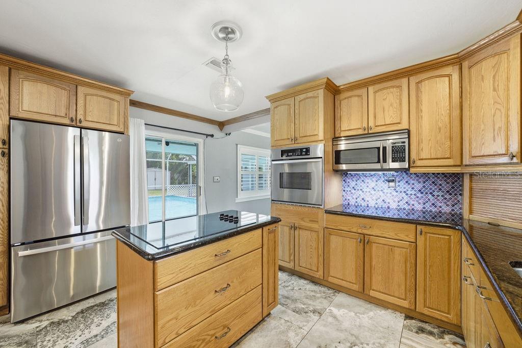 Image 12 of 52 For 6901 17th Lane N