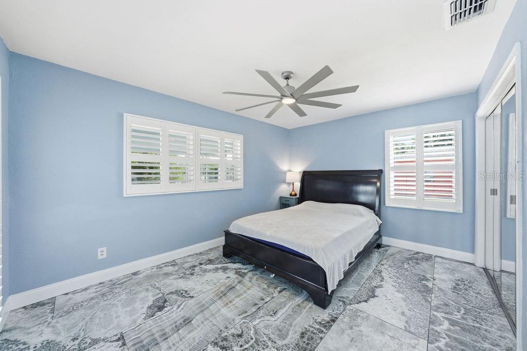 Image 32 of 52 For 6901 17th Lane N