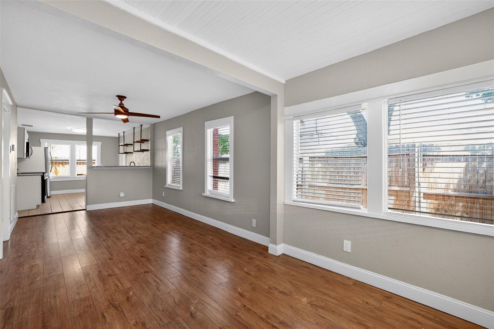 Image 14 of 41 For 3250 Prescott Street N