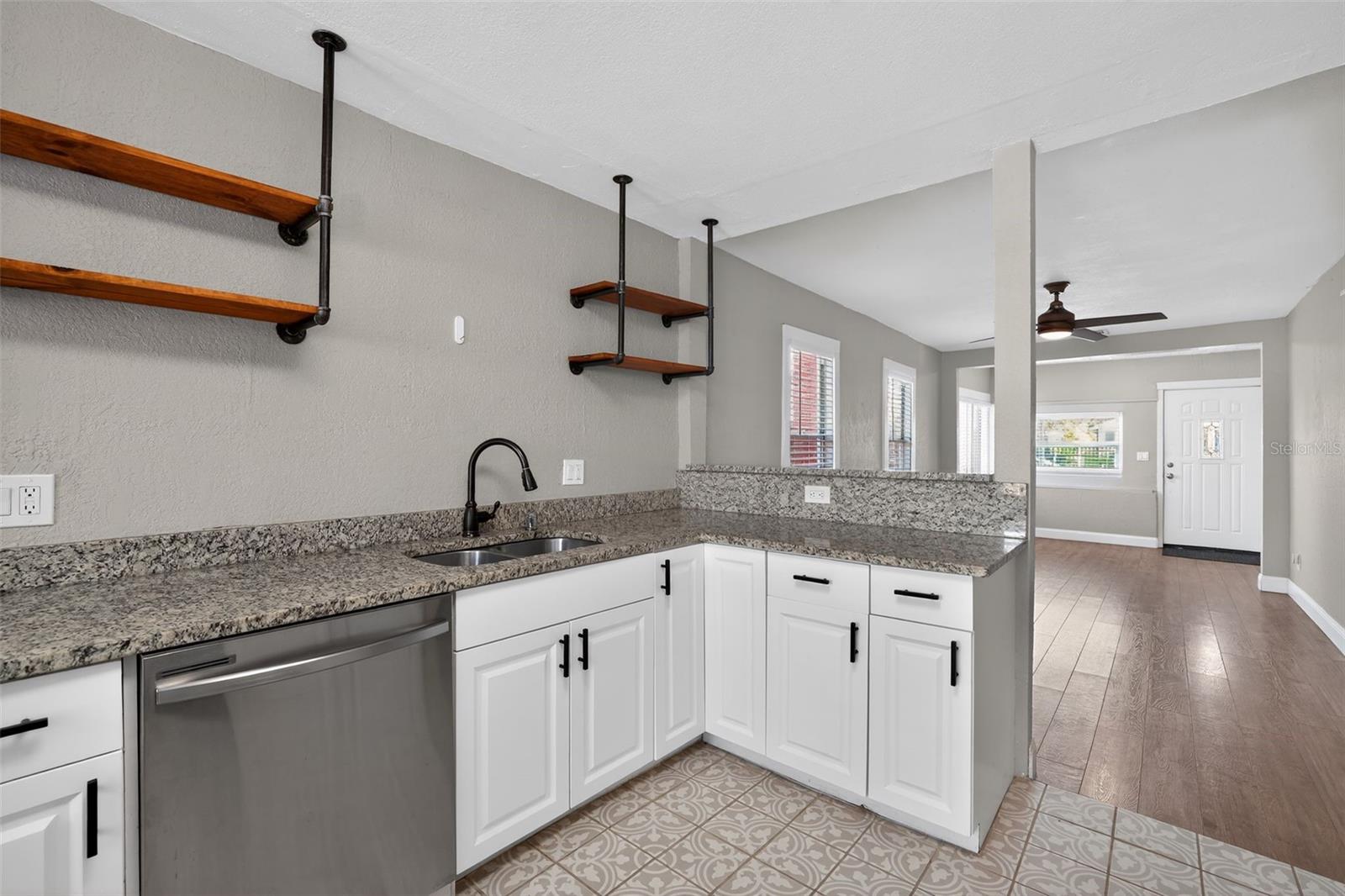 Image 16 of 41 For 3250 Prescott Street N