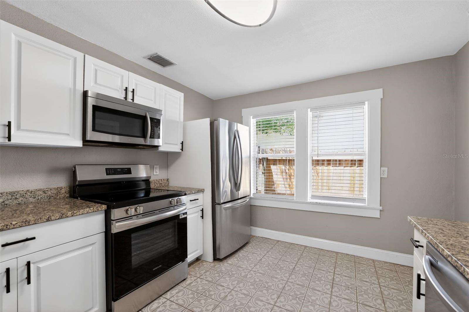 Image 17 of 41 For 3250 Prescott Street N