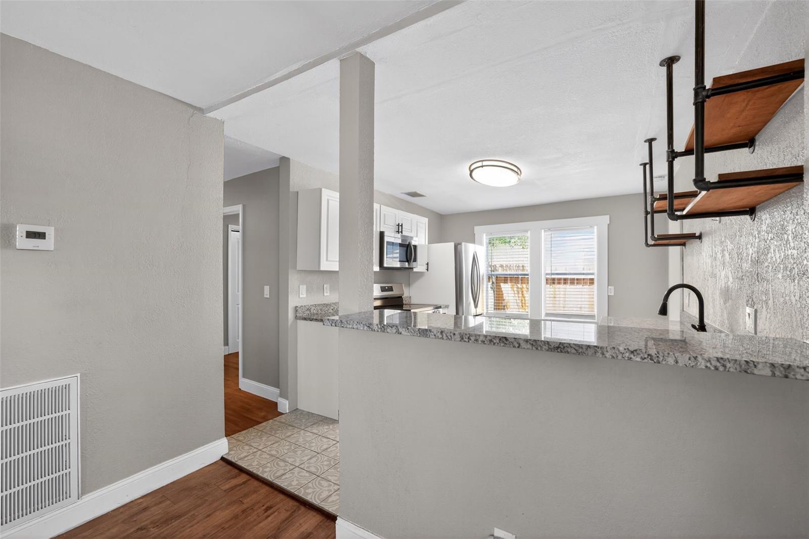 Image 18 of 41 For 3250 Prescott Street N