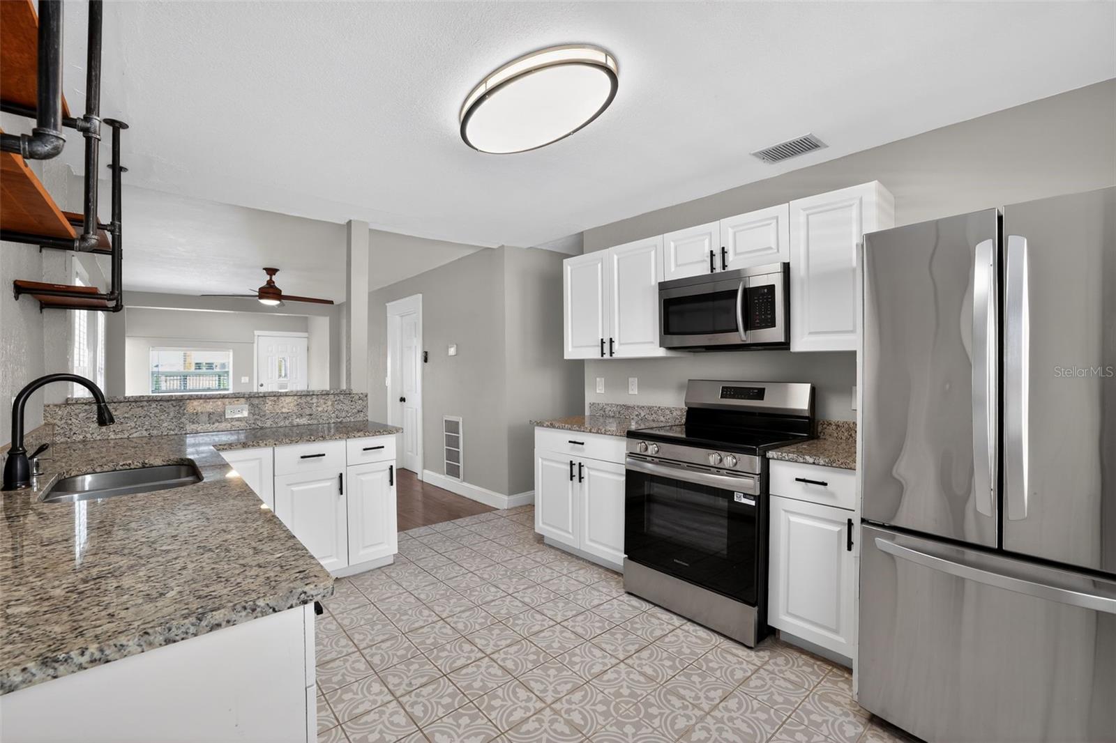 Image 19 of 41 For 3250 Prescott Street N