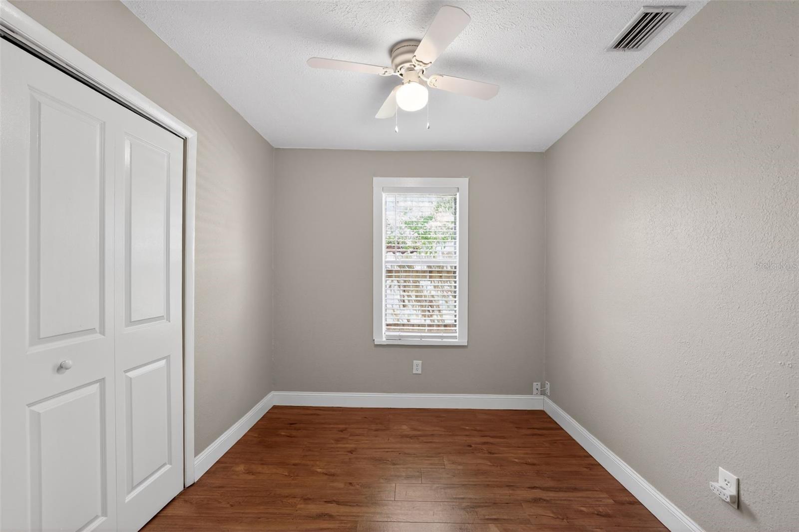 Image 24 of 41 For 3250 Prescott Street N