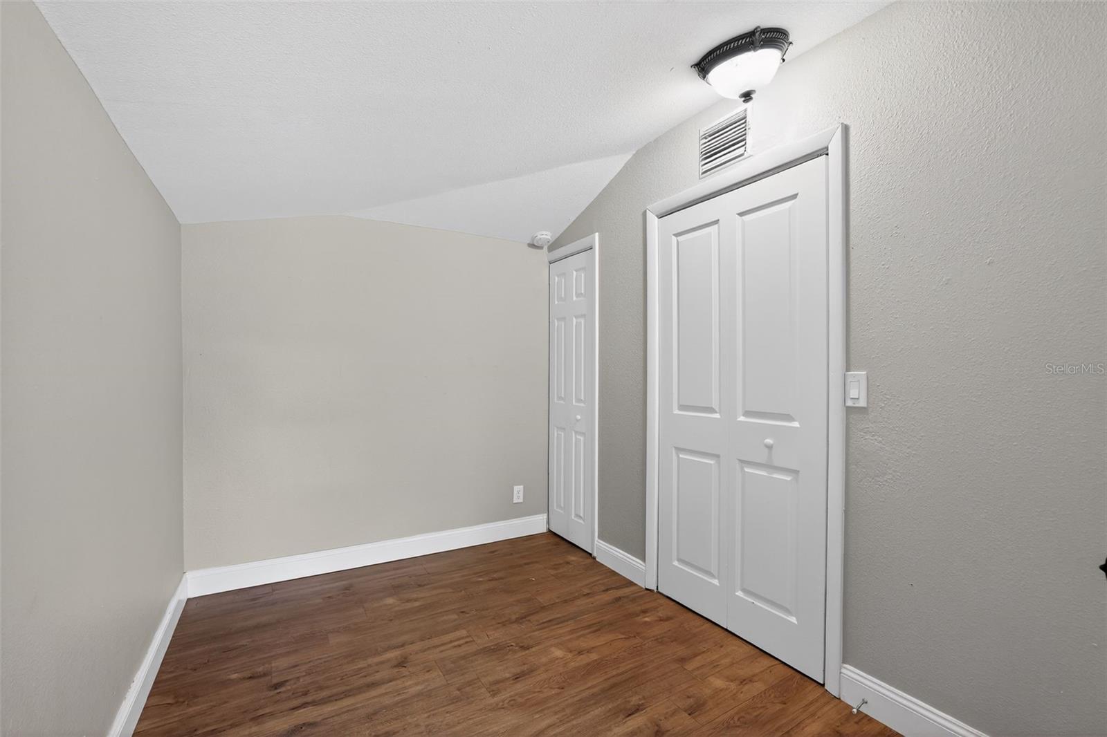 Image 26 of 41 For 3250 Prescott Street N