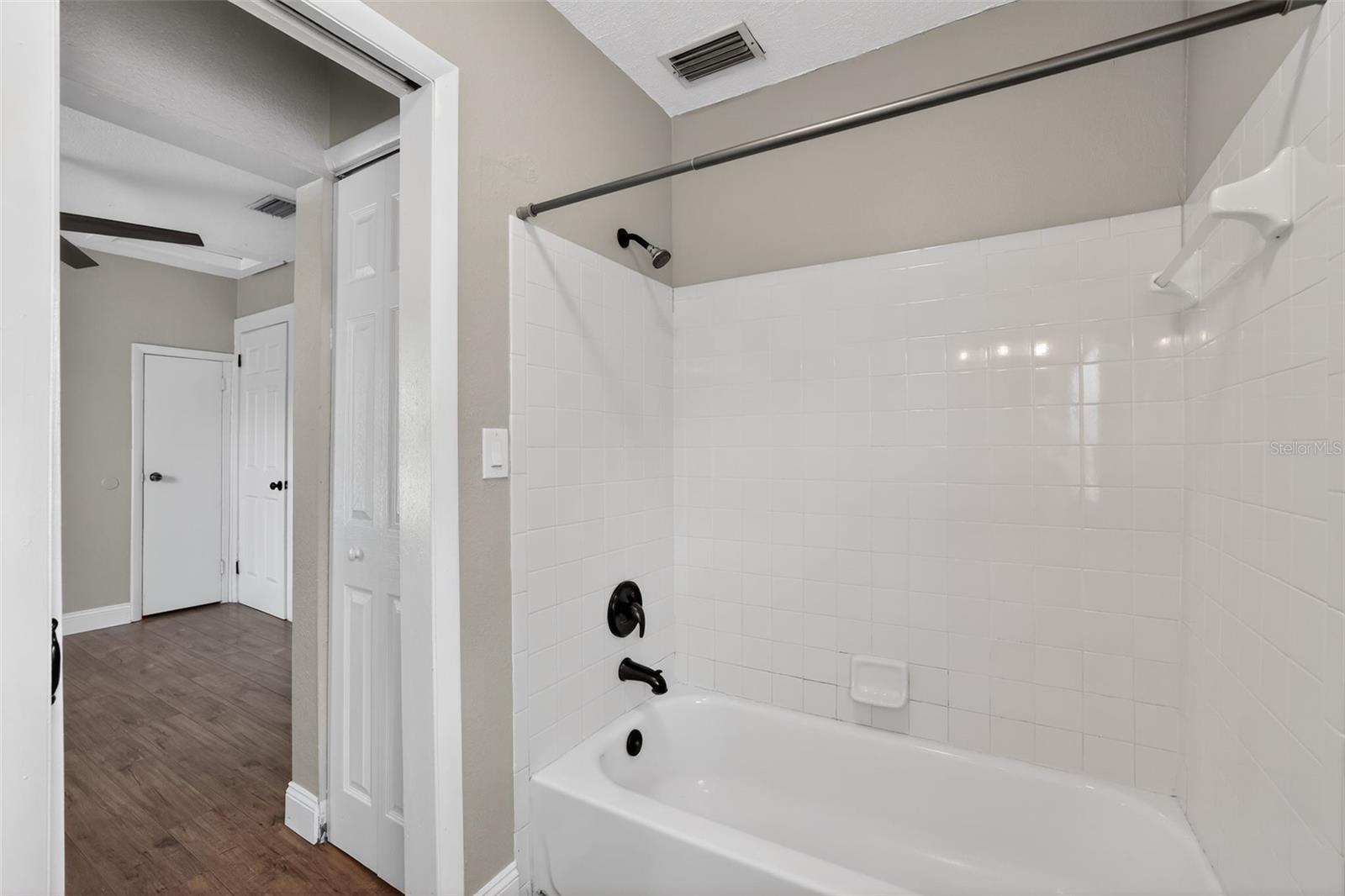 Image 27 of 41 For 3250 Prescott Street N