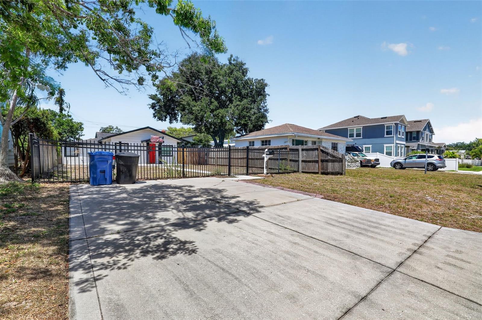 Image 33 of 41 For 3250 Prescott Street N