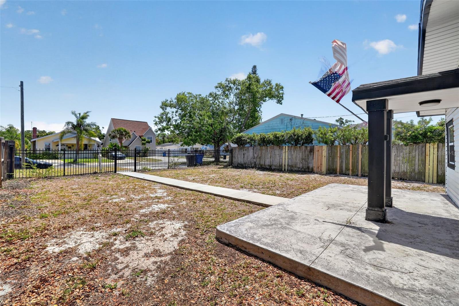 Image 36 of 41 For 3250 Prescott Street N