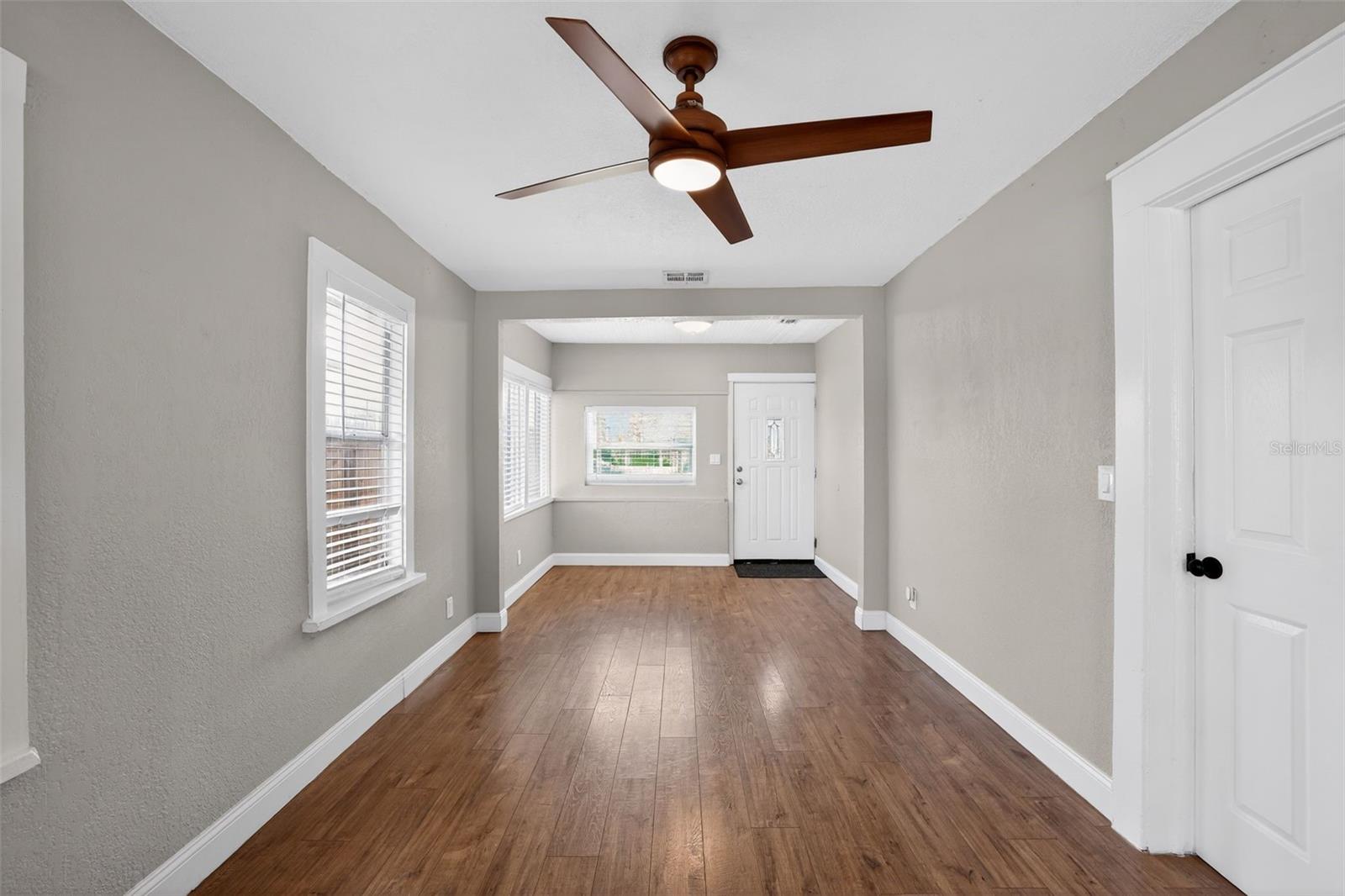 Image 5 of 41 For 3250 Prescott Street N