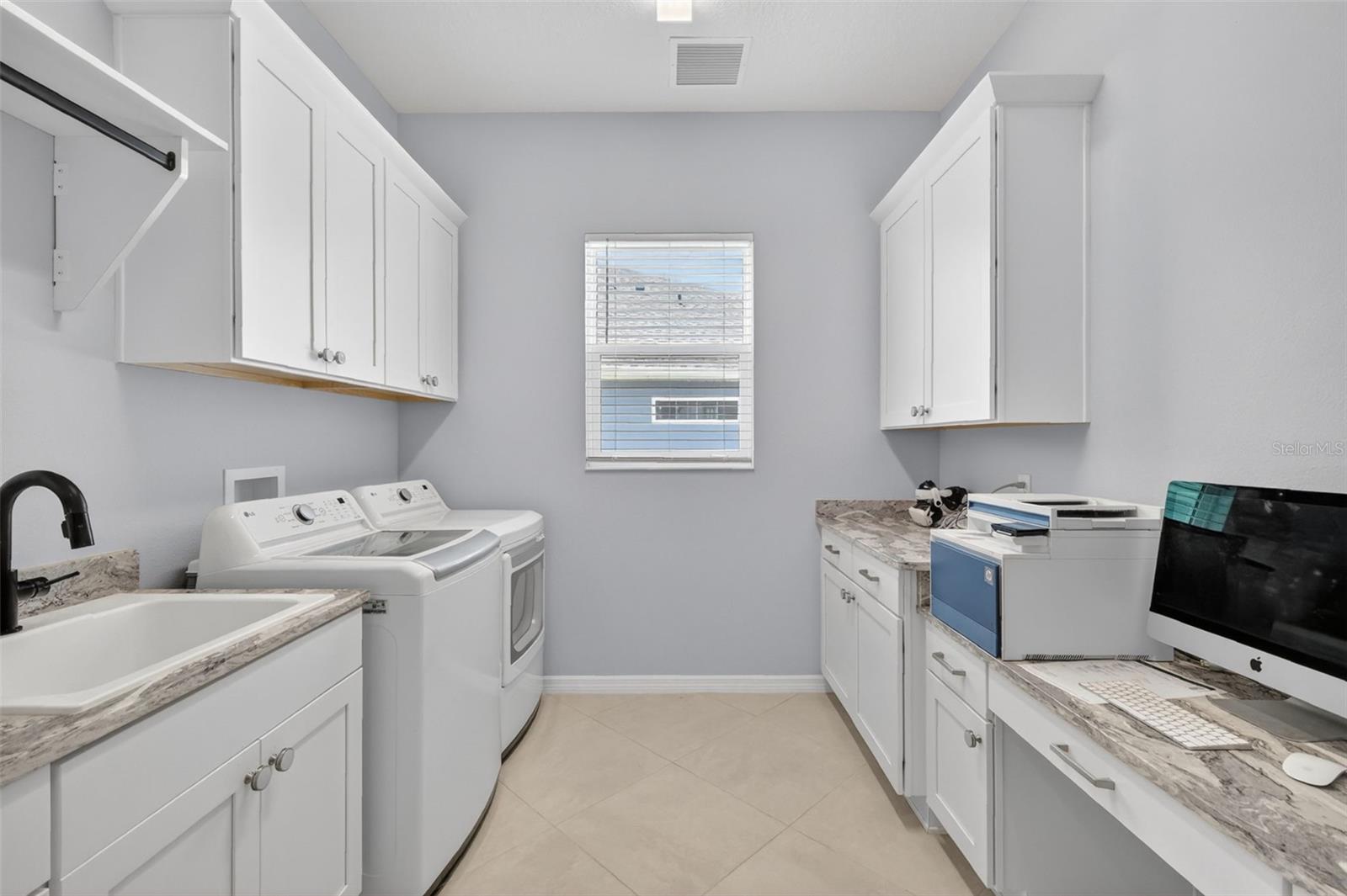 Image 32 of 40 For 1695 Mcmurtrie Loop